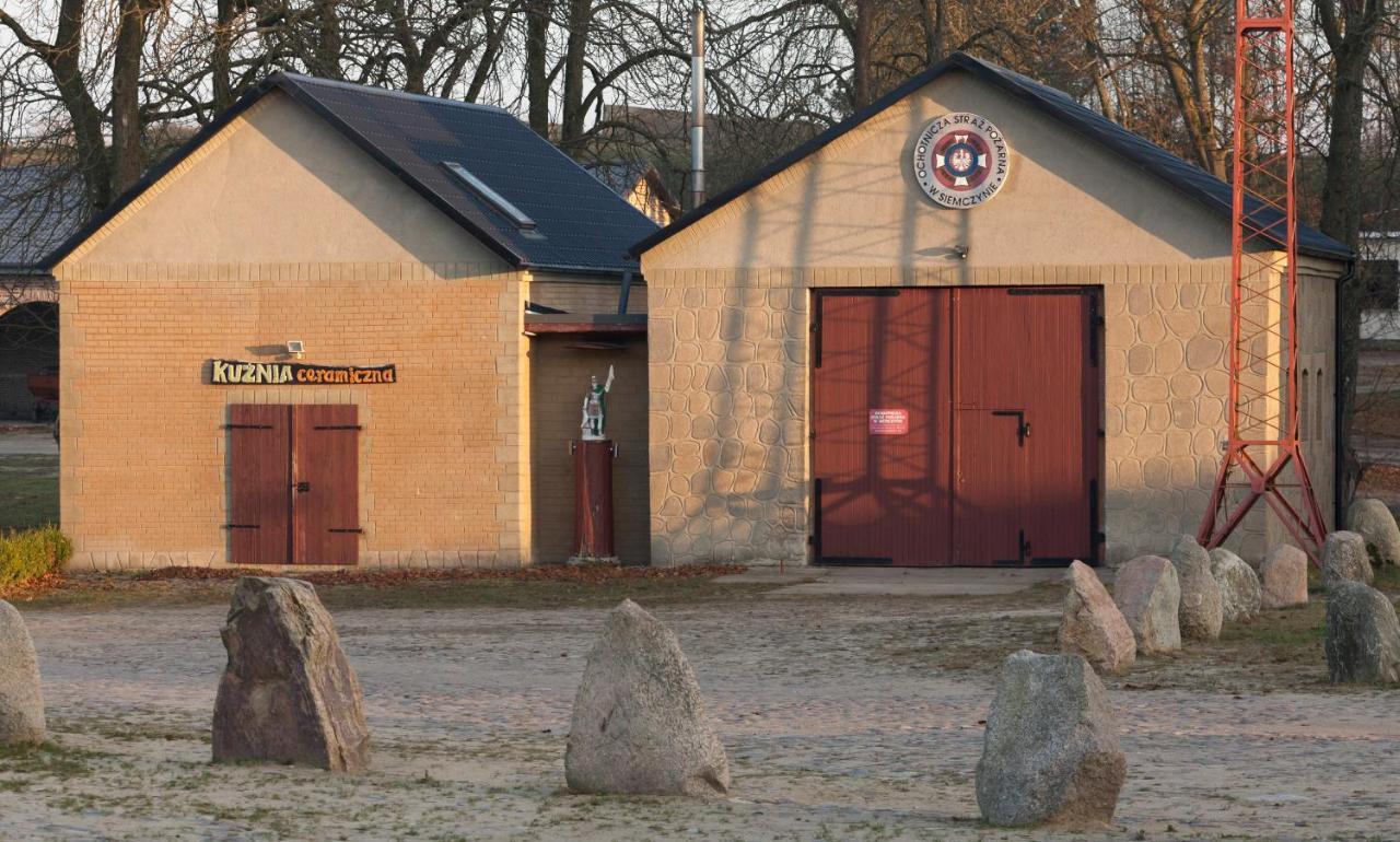 Palac Siemczyno Exteriör bild